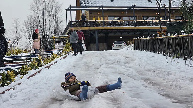 Ard arda kar tatili olan iller belli oldu! Valilik duyurdu: Eğitime bir gün ara verildi