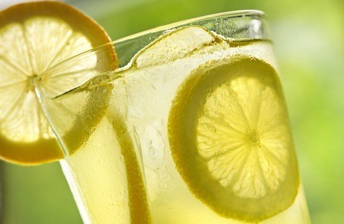 Limonlu sunun faydaları! limonlu su neye iyi gelir?
