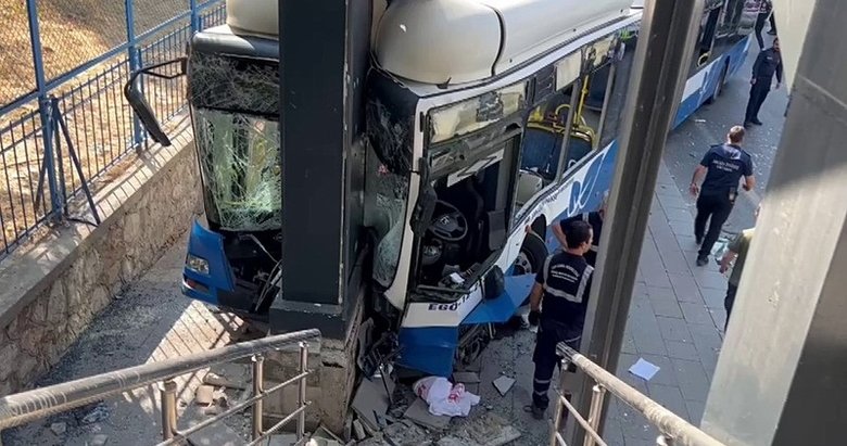 Ankara’da zincirleme kaza! 26 kişi yaralandı
