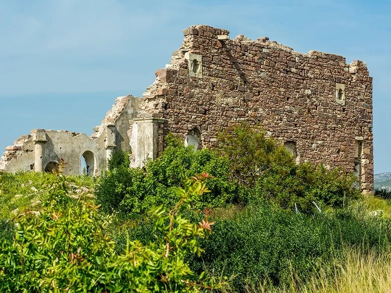 izmirin-mutlaka-gormeniz-gereken-10-antik-kent-1792498257650.jpeg
