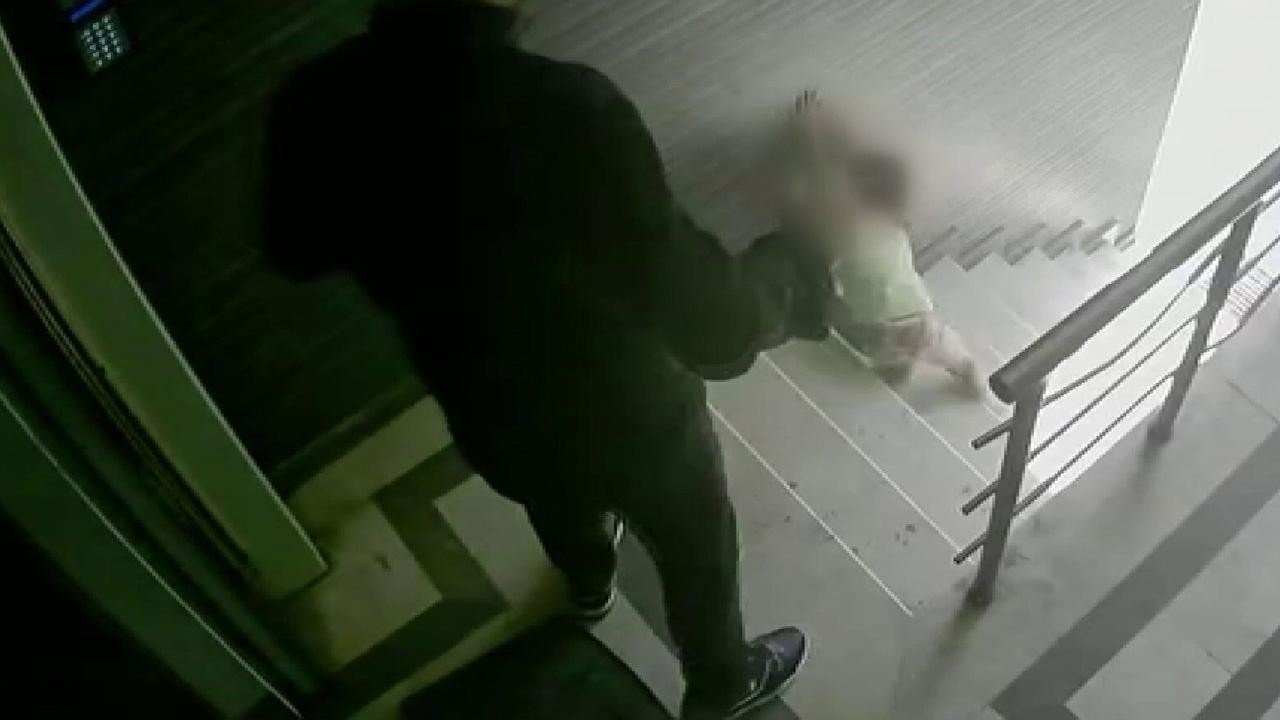 Utanmadan inkar etti! Eyüpsultan'da 3 yaşındaki kızını tekmeleyen cani baba hakkında karar çıktı