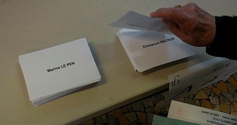 Fransa’da Macron yeniden Cumhurbaşkanı seçildi