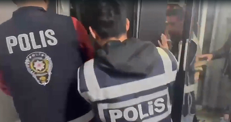 İzmir’de firari hükümlü saklandığı gardıropta yakayı ele verdi
