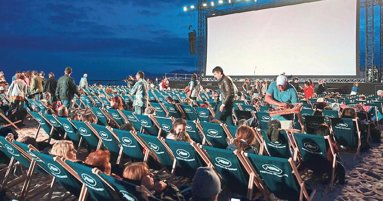 Ücretsiz açıkhava sinema keyfi