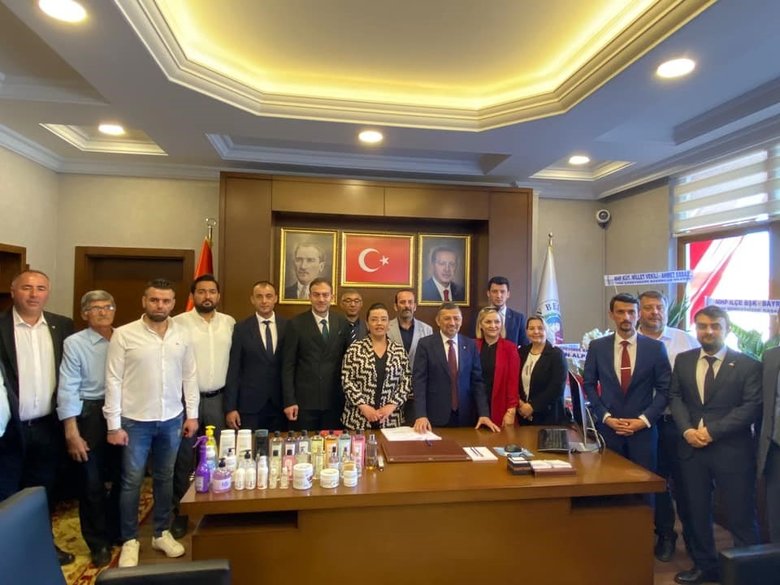 Simav’ın ilk bayan belediye başkanı göreve başladı