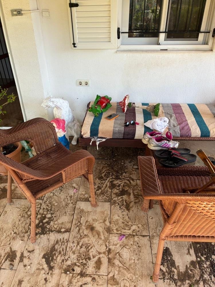 Bodrum’da ana su isale hattı patladı, yol çöktü