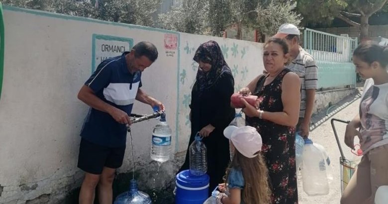 İzmir Dikili’de 36 saatlik su kesintisi! Vatandaşlar kuyruğa girdi