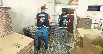 Yılbaşı öncesi ekipler harekete geçti: İzmir’de binlerce litre kaçak içki ele geçirildi