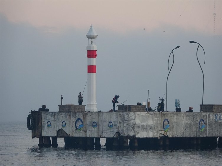Çanakkale Boğazı’nda yoğun sis gemi geçişlerine engel oldu
