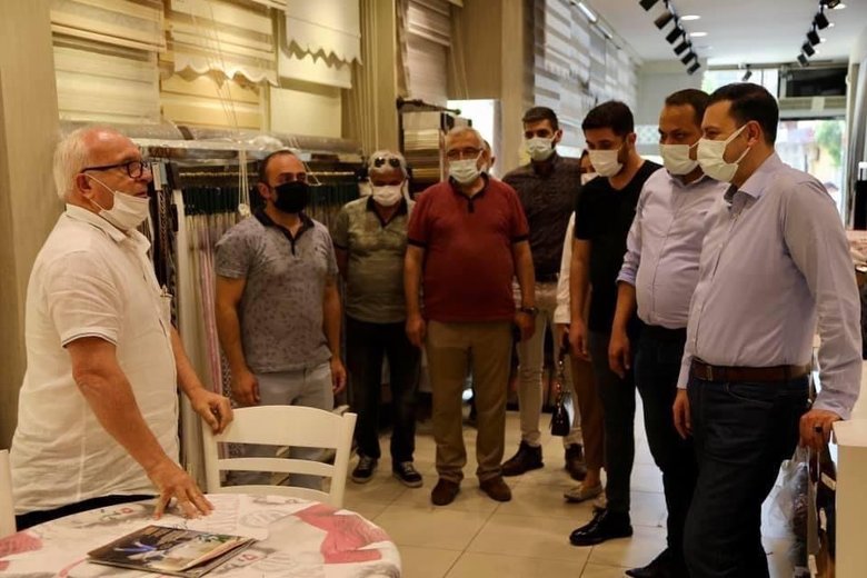 AK Partili Kaya’dan Soyer’e eleştiri yağmuru: Trafik çok kontak kapatın, sular koktu muslukları kapatın!