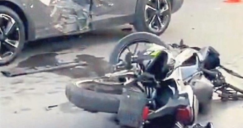 Otomobil ile çarpışan motosikletli öldü