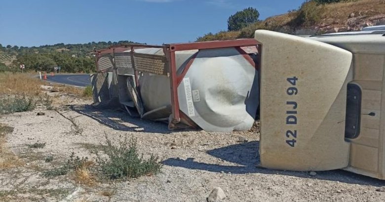 Balıkesir’de TIR kazası: Kimyasal madde sızıntısına karşı tedbir alındı