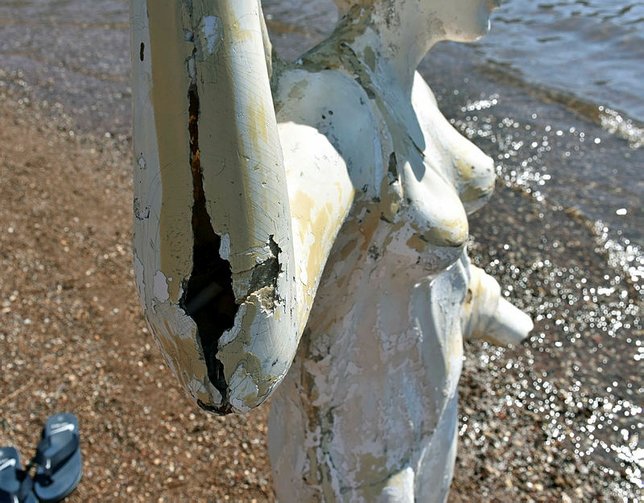 Kızkumu'nun 'prenses' heykeli şimdi de 'küllük' olarak kullanılıyor