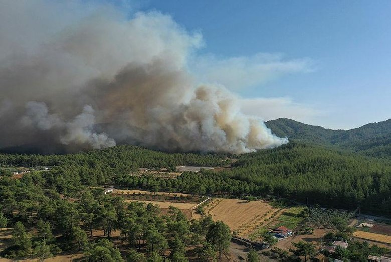 Marmaris ile Köyceğiz’de kabus sürüyor! Havadan müdahale yeniden başladı