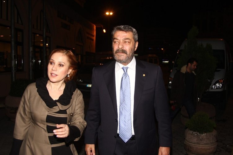 Kadir İnanır’ın son hali endişelendirdi! Yardımına sevgilisi yetişti