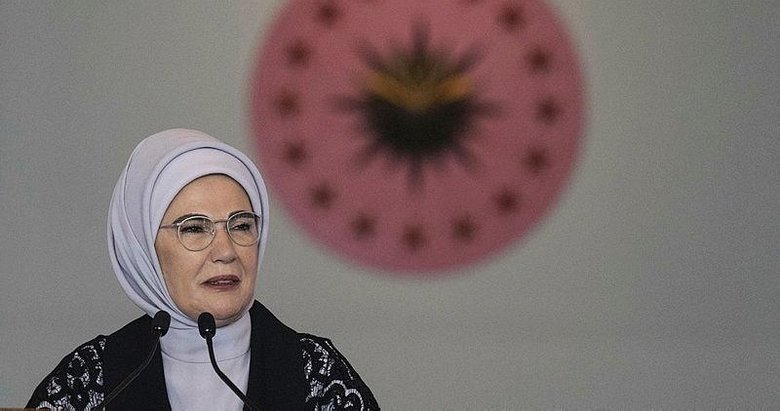 Emine Erdoğan: Kızlarımızın önündeki engelleri kaldıralım