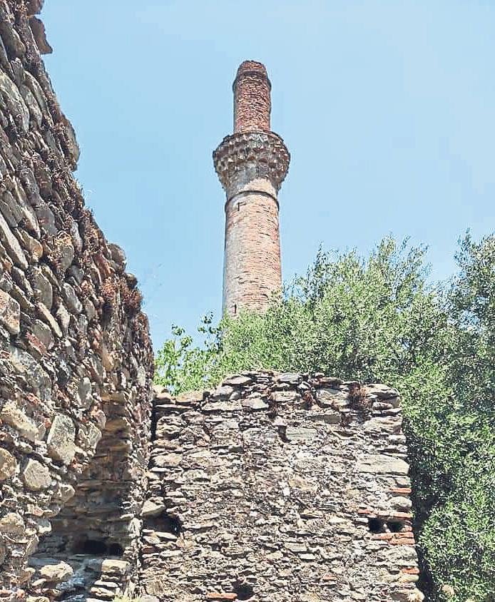 Hafsa Sultan Camii Goz Gore Gore Yikiliyor Izmir Haberleri