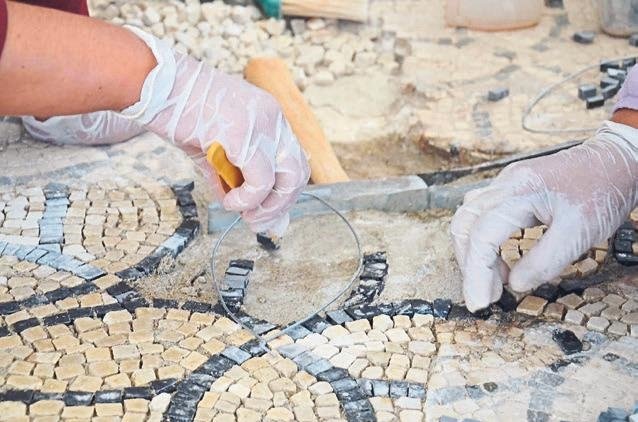 Antika mozaikler kadınlara emanet