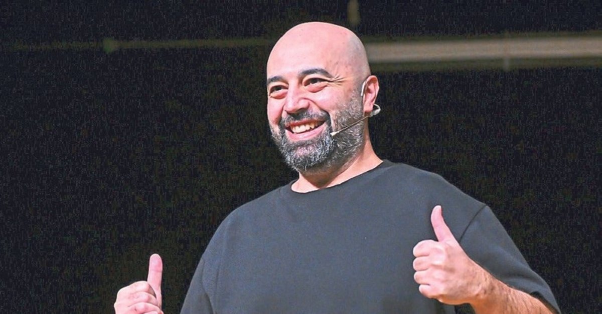 İzmir Kitap Fuarı’nda kahkaha dolu gece