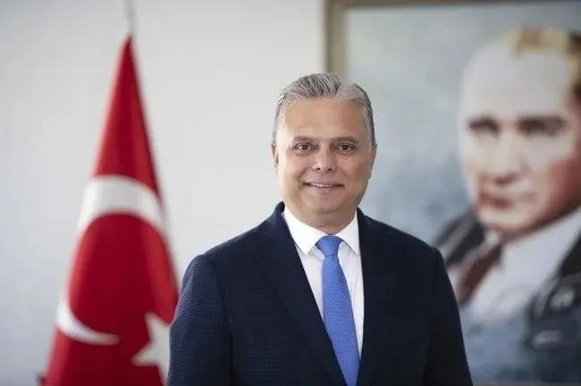 CHP’de olağanüstü kurultay günü! Tek aday Özgür Özel CHP Genel Başkanlığı’na seçildi.
