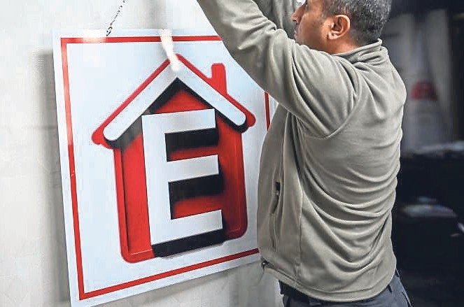 Emlakçılara ‘E’ tabela şartı