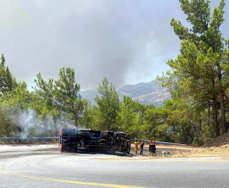 Son dakika: Muğla Datça’da orman yangını! Alevler yerleşim yerlerine ilerledi! İşte bölgeden son durum