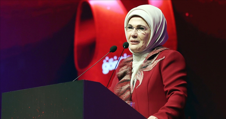 Emine Erdoğan’dan ’Dünya Ebeler Günü’ paylaşımı: Annelerin en önemli rehberi