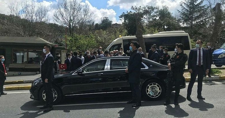 Başkan Erdoğan’dan Sarıyer’de minibüs durağına ziyaret! Sıkıntılarını dinleyip not aldı