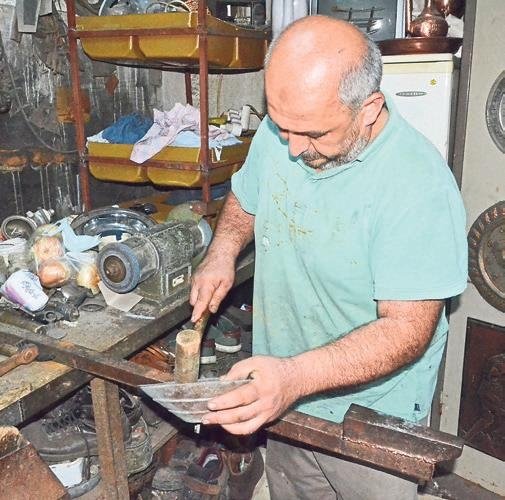 Veterinerlik okudu ama baba mesleğini bırakmadı