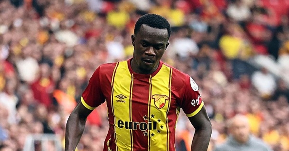 Dennis’e Alman kancası