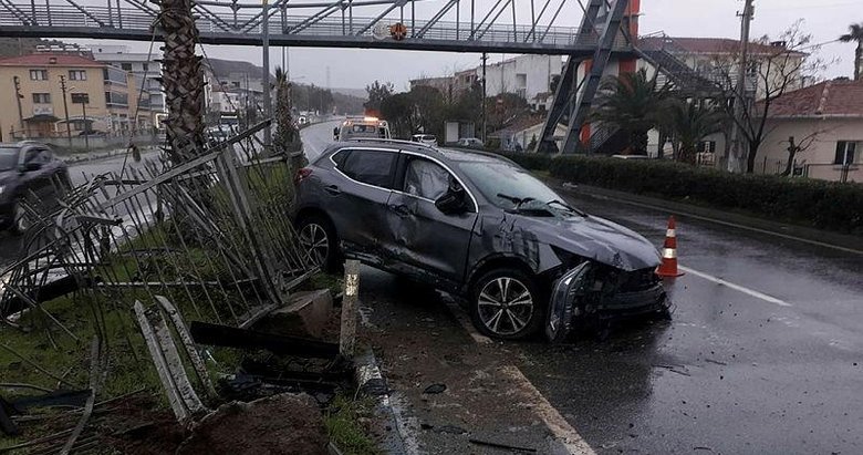 İzmir’de dolu yağdı! Kazalar ardı ardına geldi