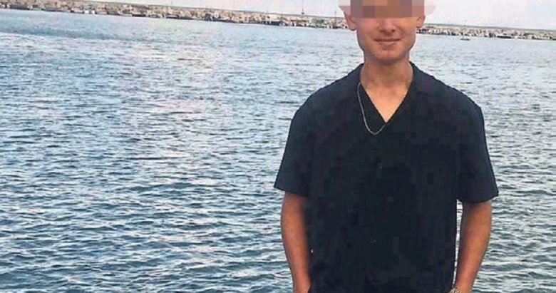 Üvey babasını öldürdü