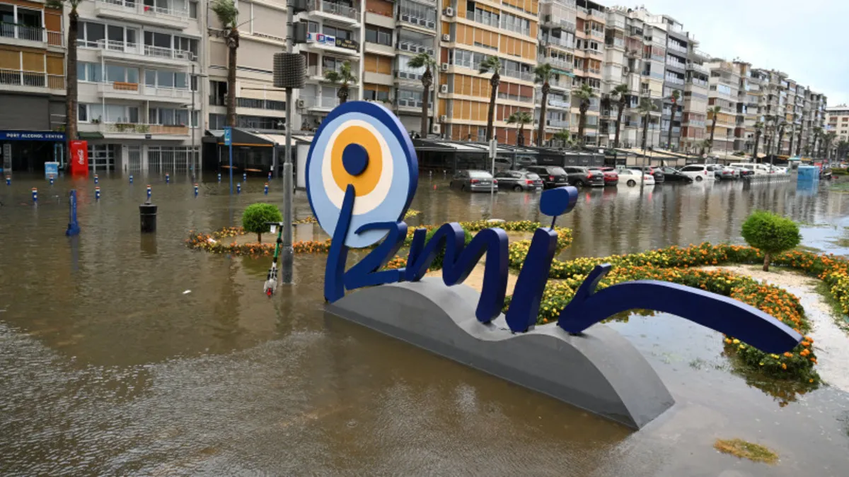 İzmirliler dikkat: Gök gürültülü sağanak yağış geliyor | İZMİR HAVA DURUMU