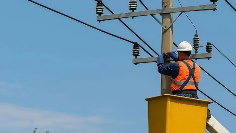 izmirde-21-ilcede-elektrik-kesintisi-27-ekim-sali-kesinti-saatlerce-surecek-1793014517400.jpeg
