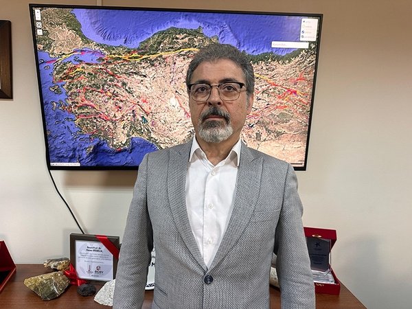 prof-dr-sozbilirden-deprem-aciklamasi-enerjinin-onemli-bir-bolumu-bosaldi-1779609922387.jpeg