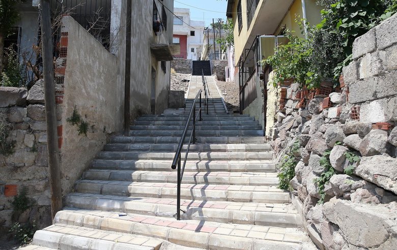 Tarihi Kadifekale, turizm merkezi olması beklenirken moloz yığınlarına teslim oldu