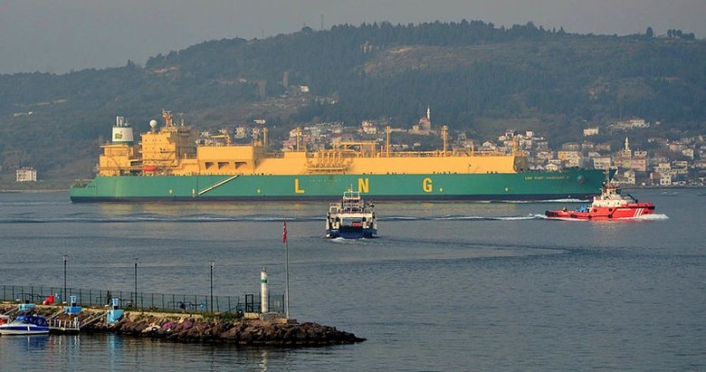 LNG tankeri Çanakkale Boğazı’ndan geçti