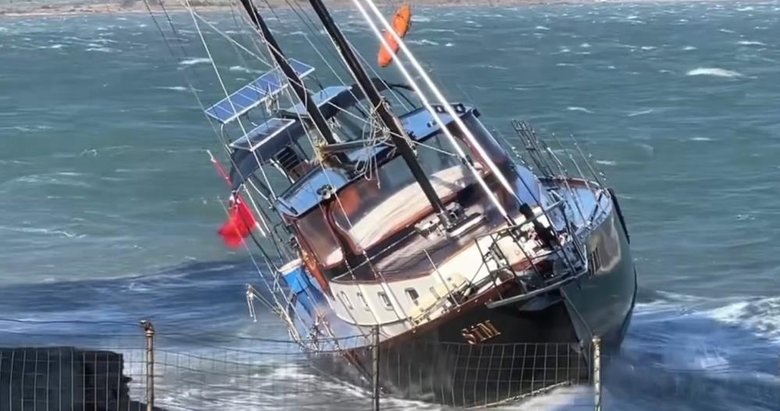 Balıkesir’de şiddetli fırtına! Balıkçı tekneleri battı, yelkenli sürüklendi