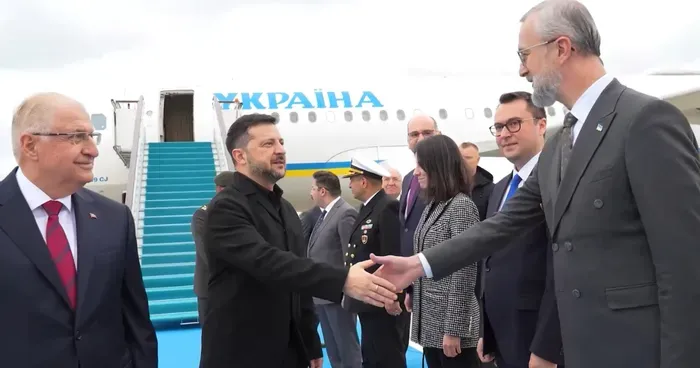 SON DAKİKA: Ukrayna Devlet Başkanı Volodimir Zelenskiy İstanbul’a geldi