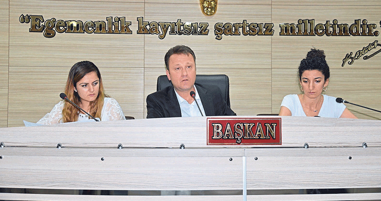 Menemen Meclisi’nde ‘Türkçe’ skandalı