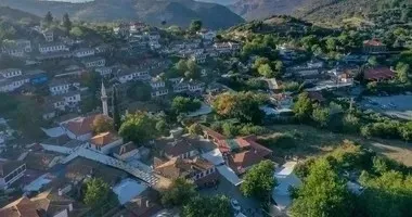 izmirin-o-4-beldesinde-fiyatlar-ucusta-unlu-isimler-ev-almak-icin-siraya-girdi-1785816566287.jpeg