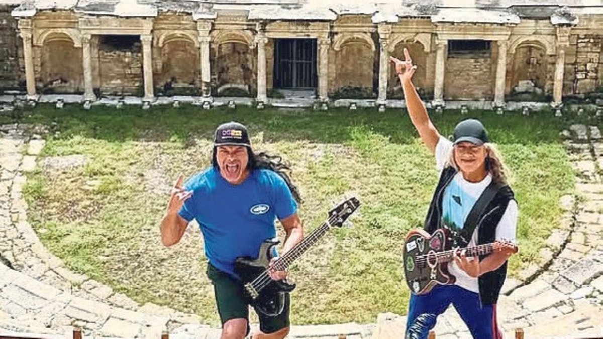 Metallica’nın yıldızları Ege’den ilham aldı