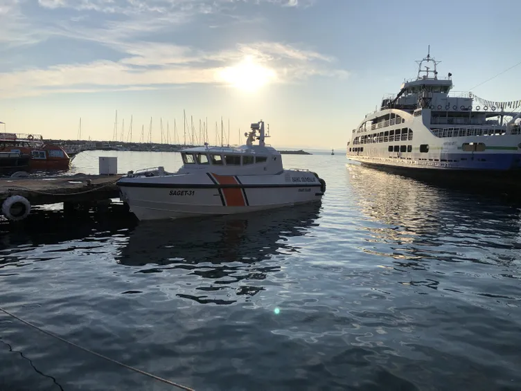 Çanakkale’de denizde kaybolan iki kişiyi balıkçılar kurtardı
