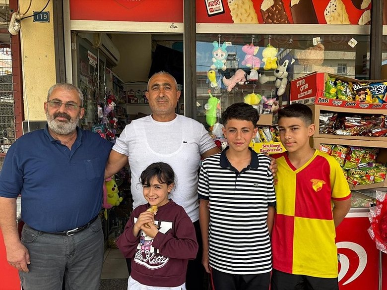 manisada-kucuk-cocuktan-ornek-davranis-dukkan-sahibi-kayitsiz-kalmadi-1779032460303.jpeg