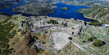 İzmir’de geçmişle bugünün buluştuğu yer: Bergama...