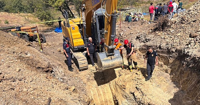 Manisa’da göçük altında kalan 2 işçi için zamanla yarış!