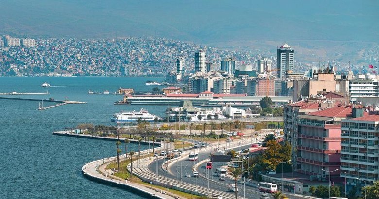 İzmir’de belediyeler 4 partiye dağıldı