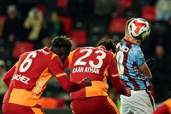 super-kupada-ilk-finalist-belli-oldu-galatasaray-trabzonsporu-maglup-etti-4-1-1767642719868.jpeg
