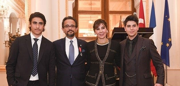 Emrecan Sabancı gittiği mekanda olay çıkardı! Sandalyeler ve yumruklar havada uçuştu