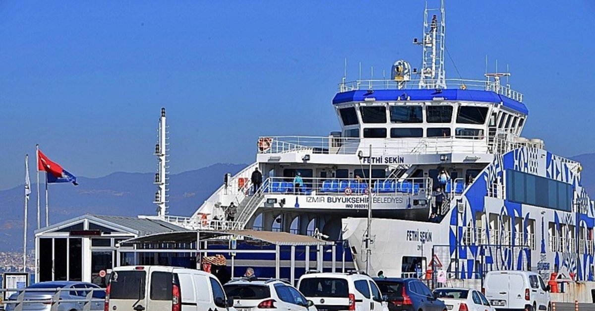 İzmir'de vapur seferleri iptal edildi